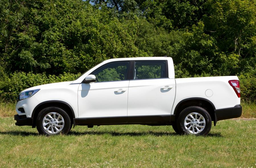  SsangYong Musso EX 2018 года  (UK) (фото 9 из 32)